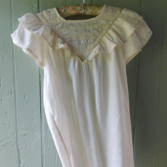 Vintage Tops - *PRICE FIRM* Vintage Lace Ruffle White Top